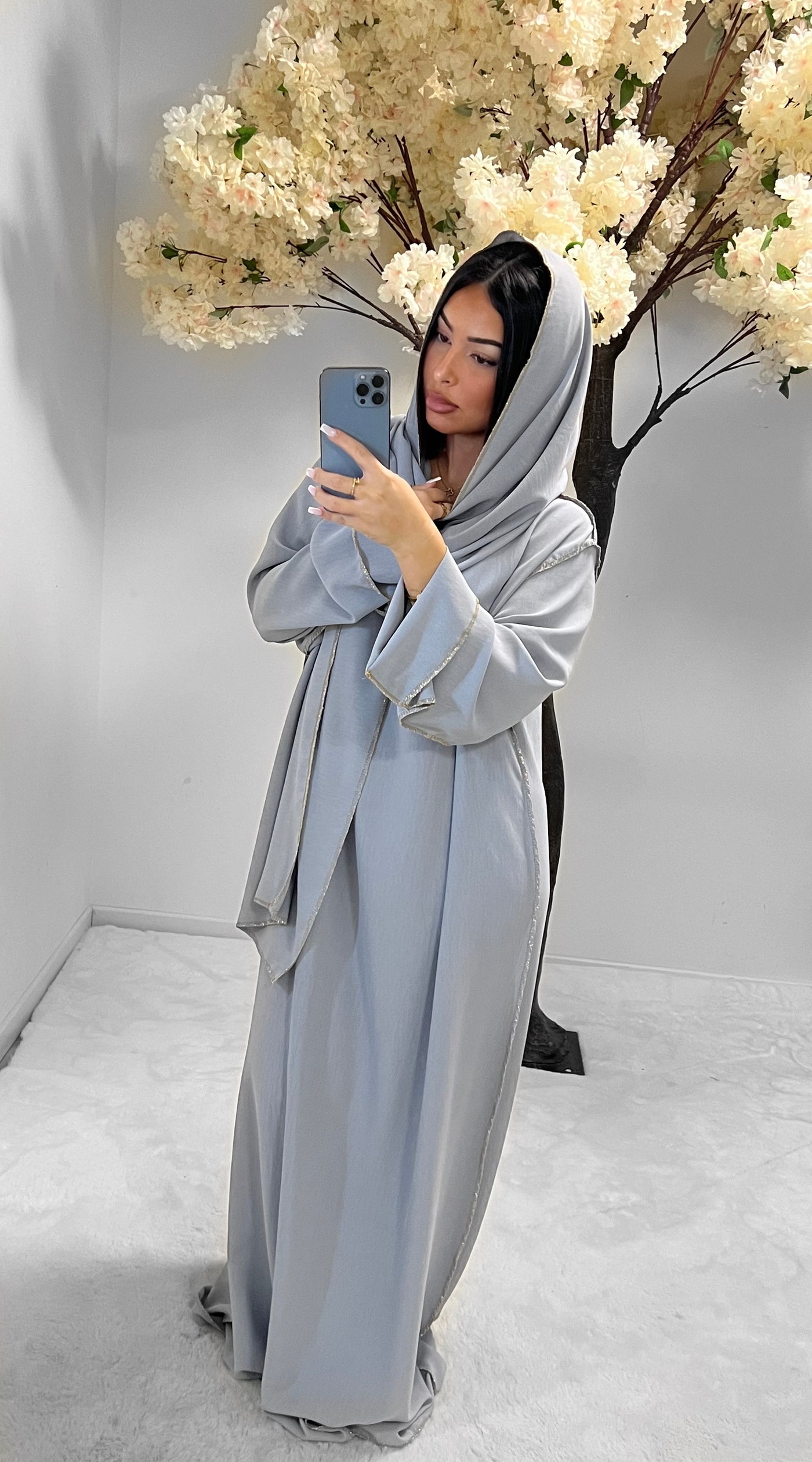 Abaya voile intégré strass gris