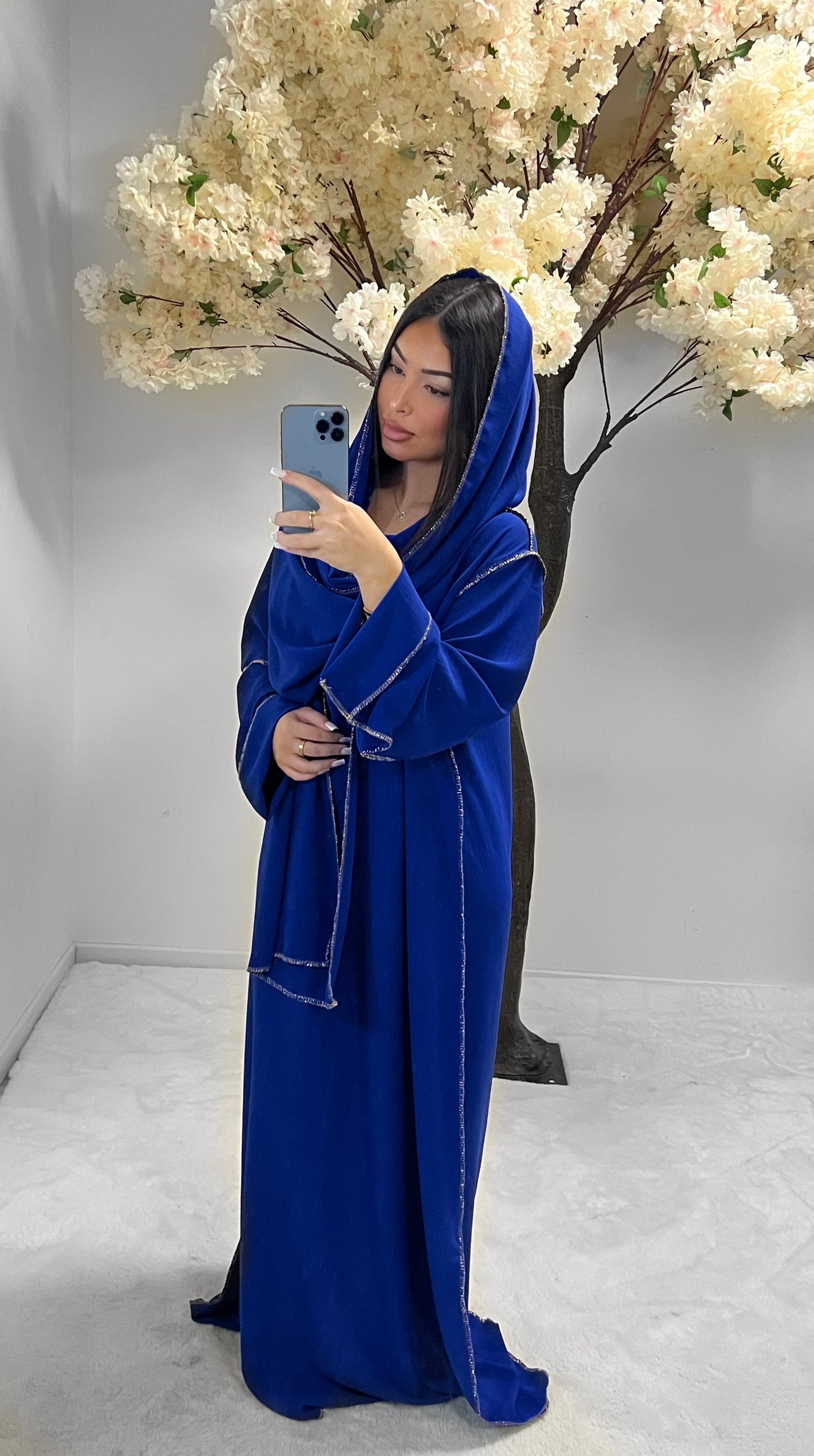Abaya voile intégré strass bleu électrique